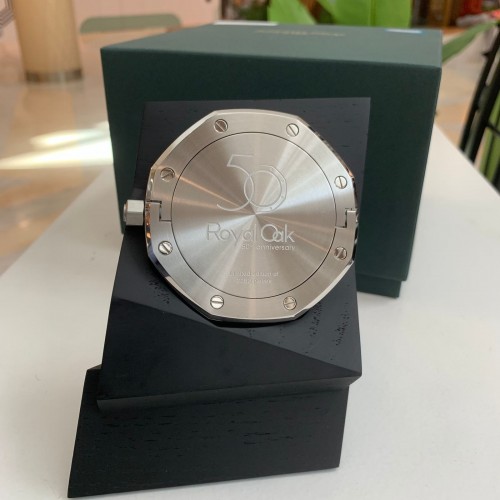 AUDEMARS PIGUET ROYAL OAK 50TH ANNIVERSARY TABLE CLOCK QUARTZ